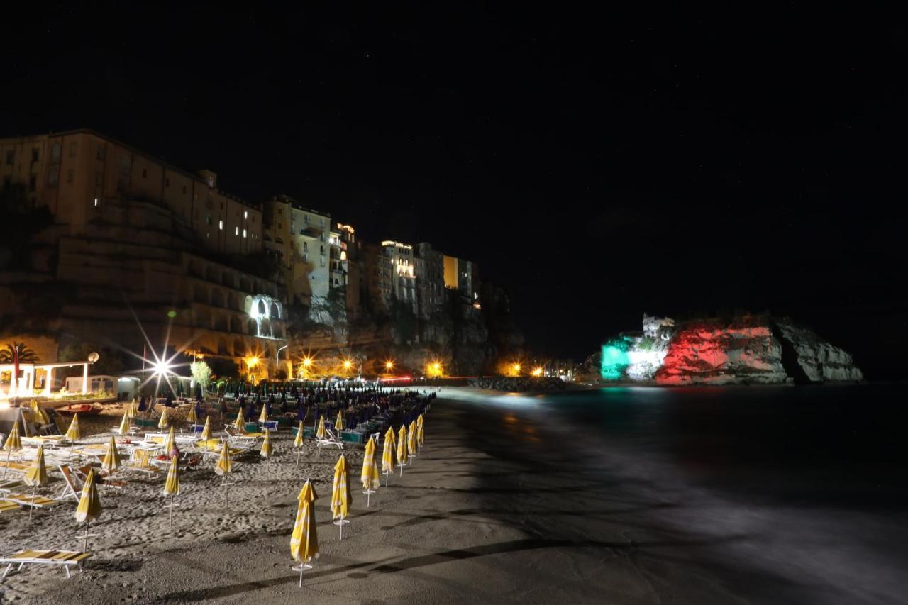 Deus Accomodation Tropea Exterior photo